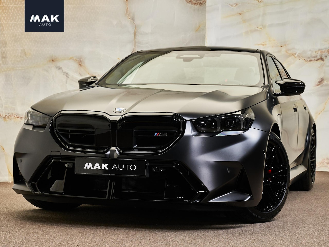 BMW M5 - Sedan V8 M Hybrid, MJ2025, Direct leverbaar!, Frozen, pano, B&W, 21'', stl.ventilatie, tr. - AutoWereld.nl