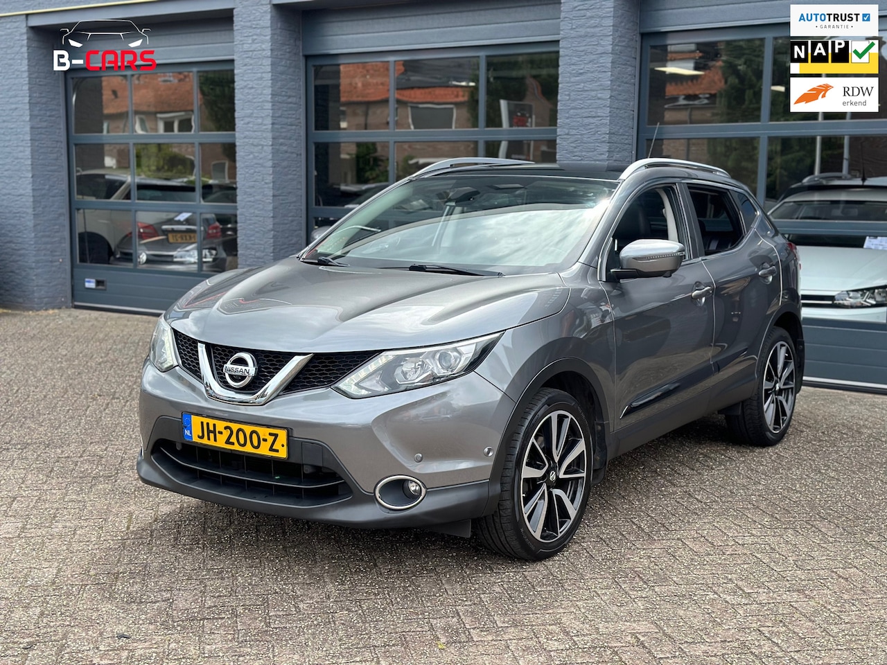 Nissan Qashqai - 1.2 Tekna Pano|Stoelvw|Keyles|Leer|Nap - AutoWereld.nl