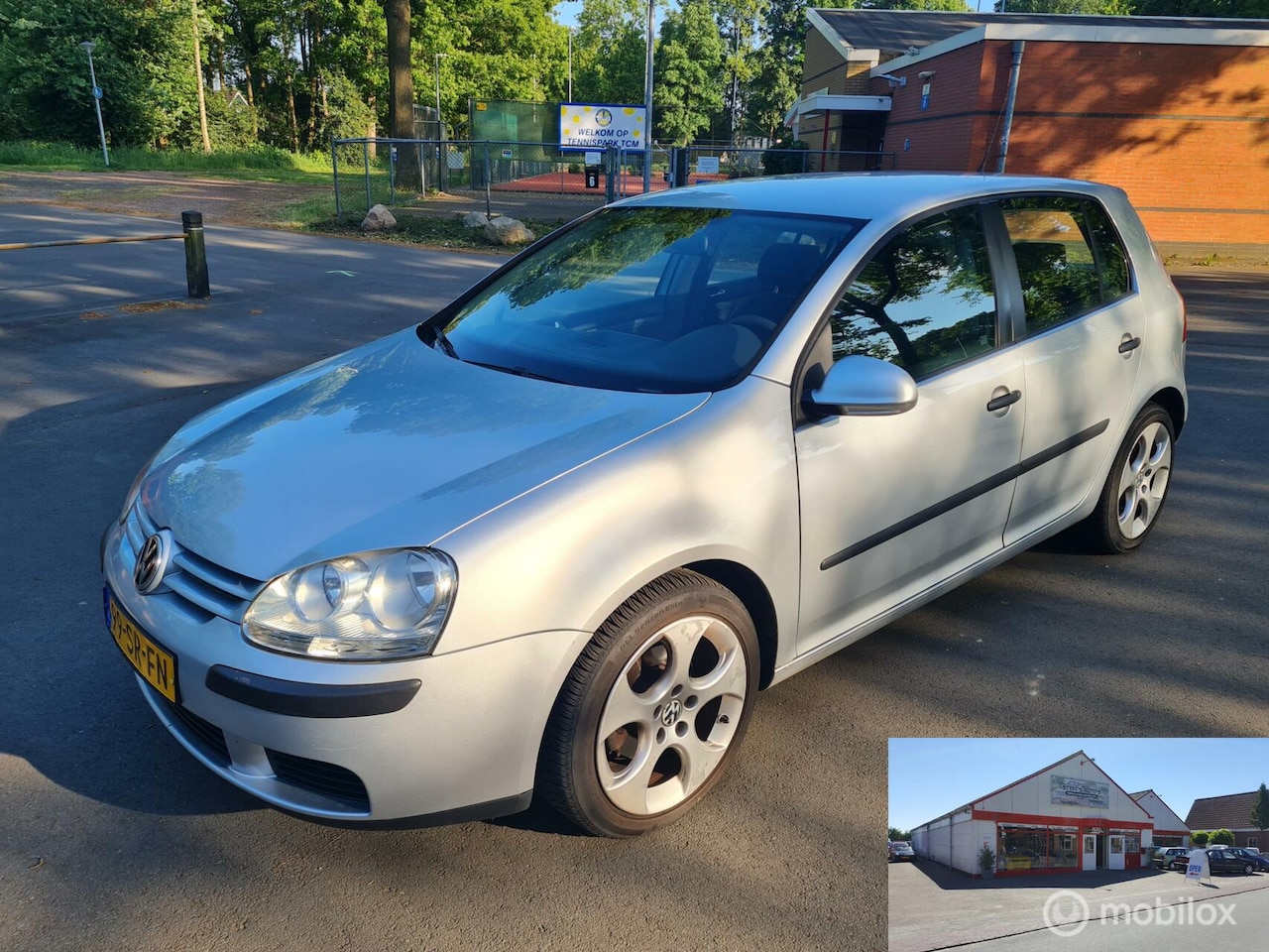 Volkswagen Golf - 1.6 FSI Sportline 1.6 FSI Sportline - AutoWereld.nl