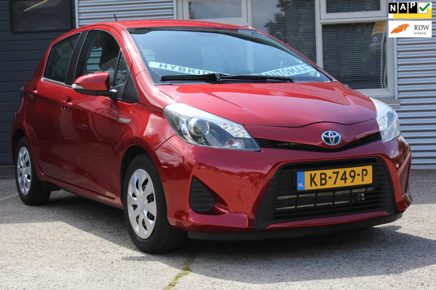Toyota Yaris - 1.5 Full Hybrid Aspiration 5-deurs automaat, zuinig, cruise-control, boekjes, nieuwe apk, - AutoWereld.nl