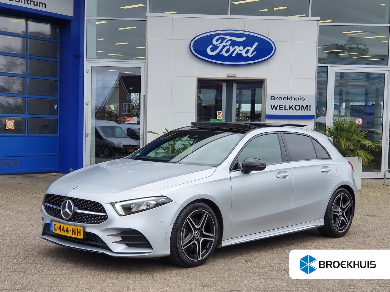 Mercedes-Benz A-klasse - 200 AMG | Leder | Panoramadak | Widescreen | Trekhaak - AutoWereld.nl