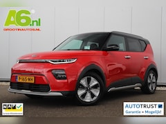Kia e-Soul - ExecutiveLine 64 kWh 9800KM Leder Navigatie Achteruitrijcamera Head Up Display Elektrische