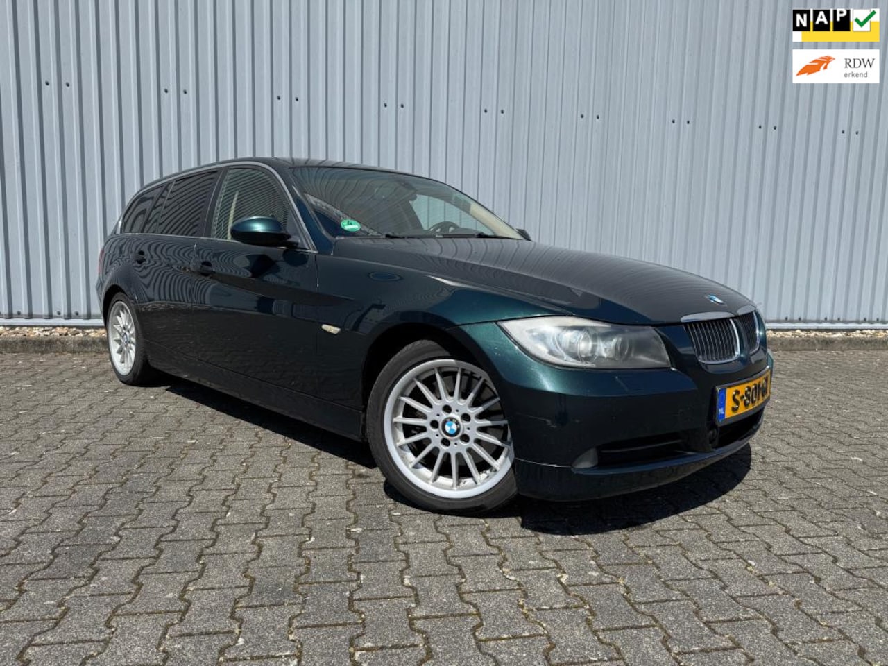 BMW 3-serie Touring - 325d High Executive | ADAPTIEVE CRUISE | XENON | VOL LEER | TOPSTAAT | - AutoWereld.nl