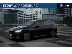 BMW 2-serie Active Tourer - 225e xDrive M Sport Automaat / Panoramadak / Trekhaak / Sportstoelen / Achteruitrijcamera