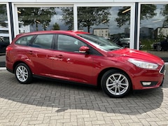 Ford Focus Wagon - 1.0 Lease Edition 50% deal 4.975, - ACTIE Trekhaak / Cruise / Clima / Telefoon / Navi