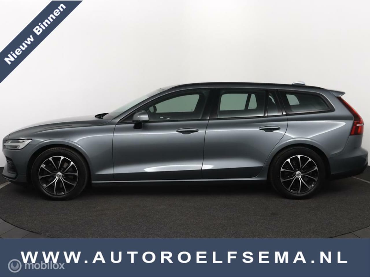 Volvo V60 - 2.0 B3 Momentum Advantage|Trekhaak|Blis |adapt|cam - AutoWereld.nl