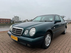 Mercedes-Benz E-klasse - 200 /Airco/Cruise/Open dak/Frisse APK