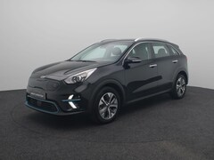 Kia e-Niro - DynamicLine 64 kWh | Warmtepomp | SOH 100% | Stoel/Stuurverwarming | Navigatie | Climate C
