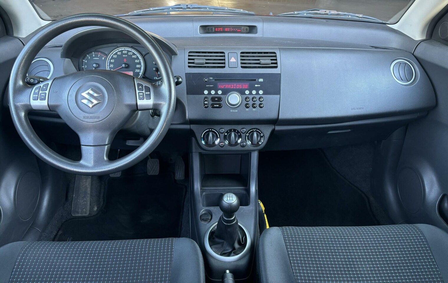 Suzuki Swift - 1.3 GLS Airco/ Spoilerpakket/ Elek. Pakket!!