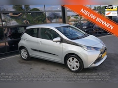 Toyota Aygo - 1.0 VVT-i x-play, Airco, 360 camera, Bluetooth, Navigatie