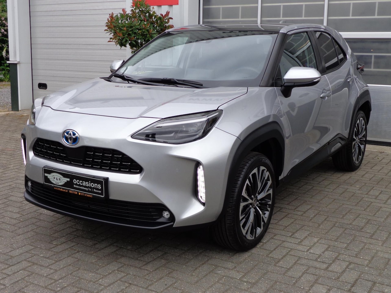 Toyota Yaris Cross - 1.5 Hybrid Executive Panoramadak,Half leder,Head up display,elek.a-klep,etc,etc - AutoWereld.nl