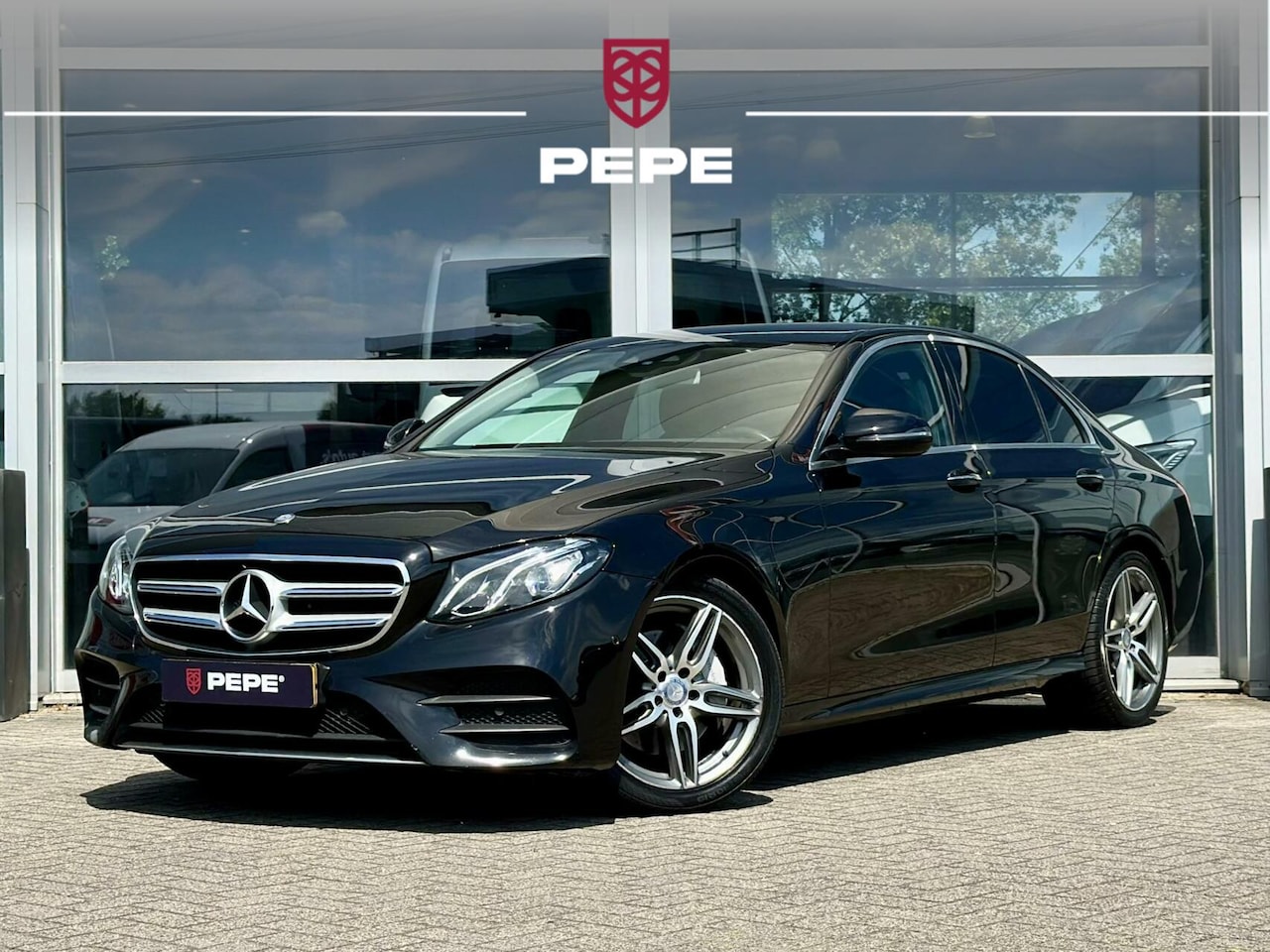 Mercedes-Benz E-klasse - 220d AMG|BURMESTER|HUD|WIDESCREEN|AMBIENT - AutoWereld.nl