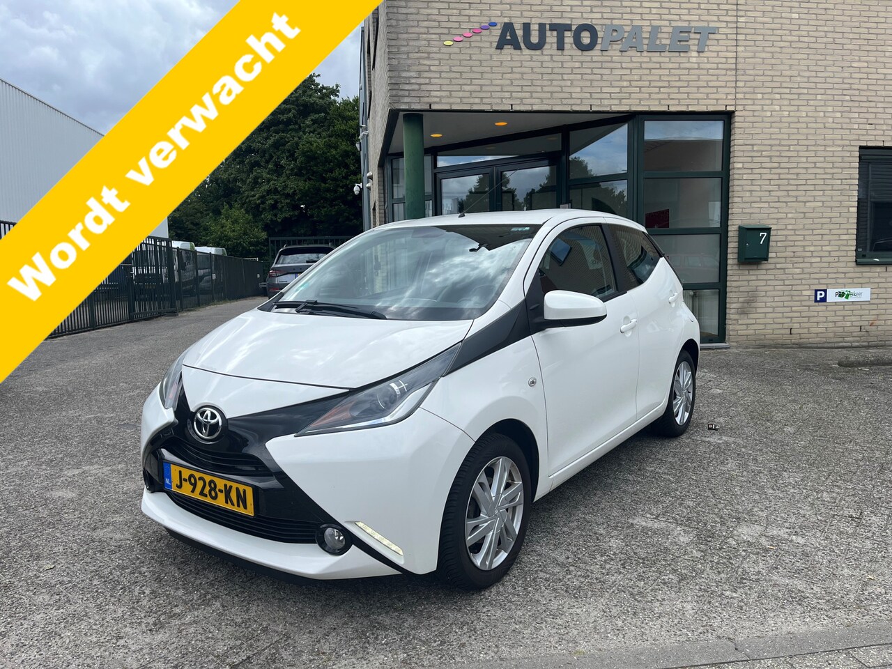 Toyota Aygo - 1.0 VVT-i x-play 1.0 VVT-i x-play - AutoWereld.nl