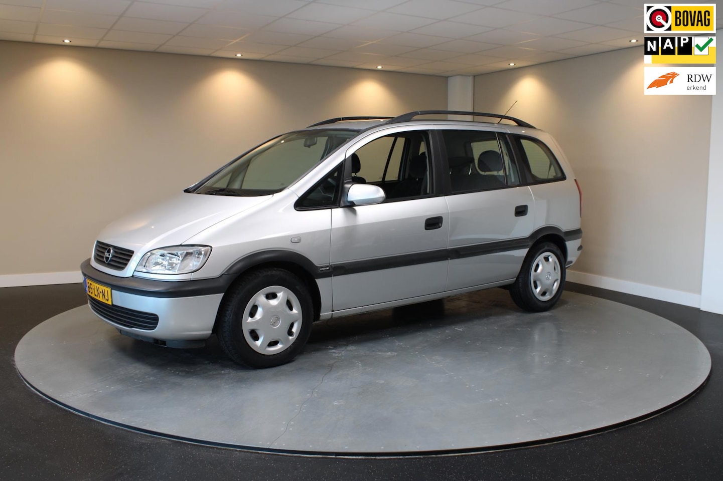 Opel Zafira - 1.6-16V Comfort *7 Persoons!* Airco|APK 2026|NAP - AutoWereld.nl