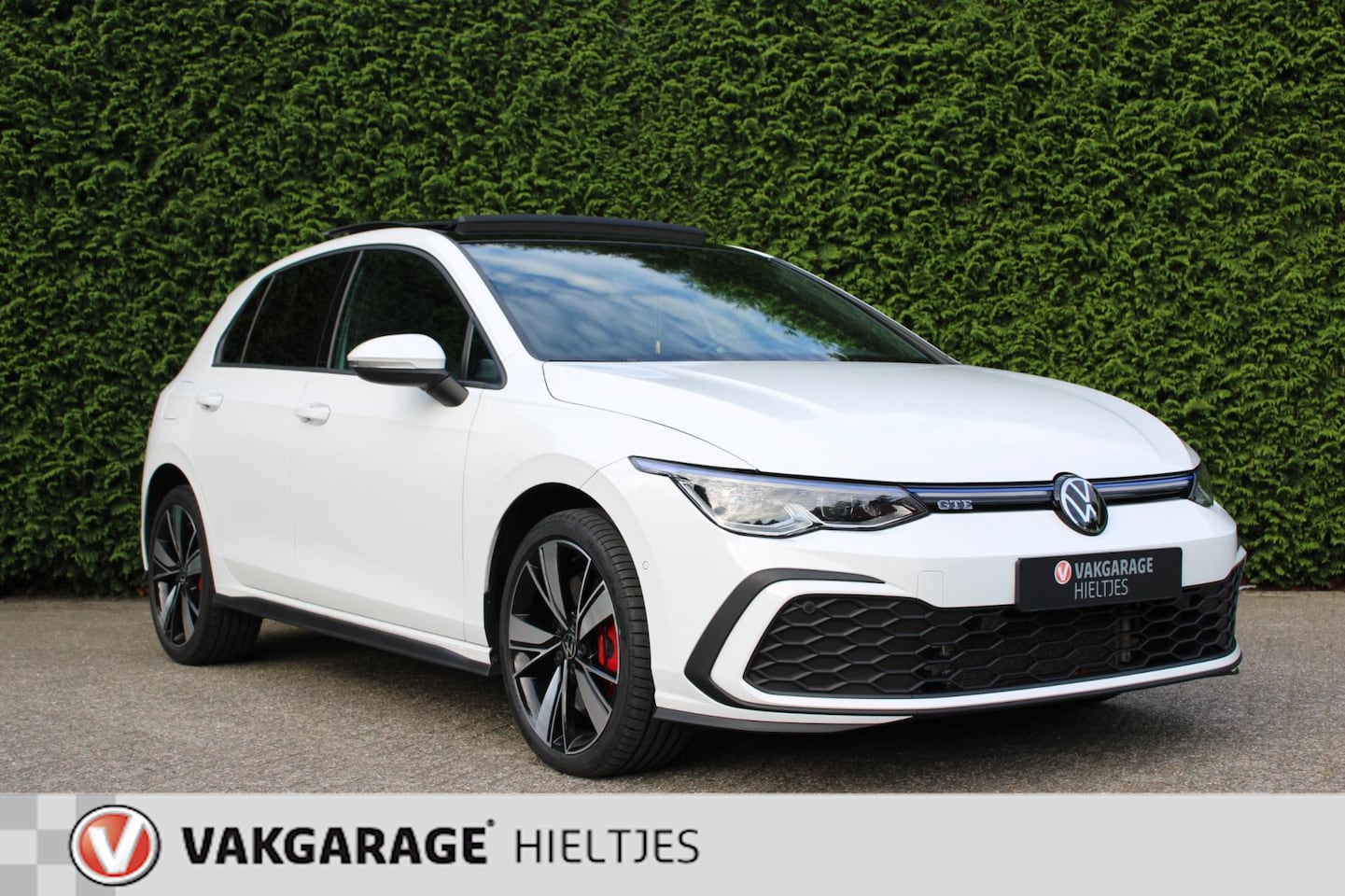 Volkswagen Golf - GTE Pano / headup / keyless / IQ - AutoWereld.nl