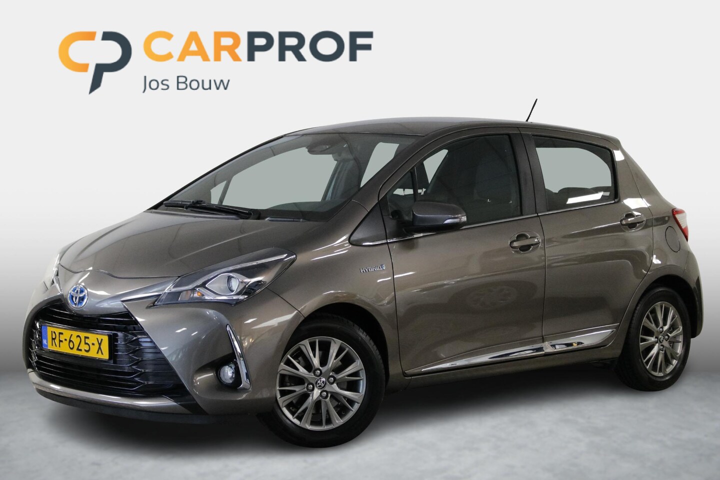 Toyota Yaris - 1.5 Hybrid Executive I NAVI I CRUISE I CAMERA I LM - AutoWereld.nl