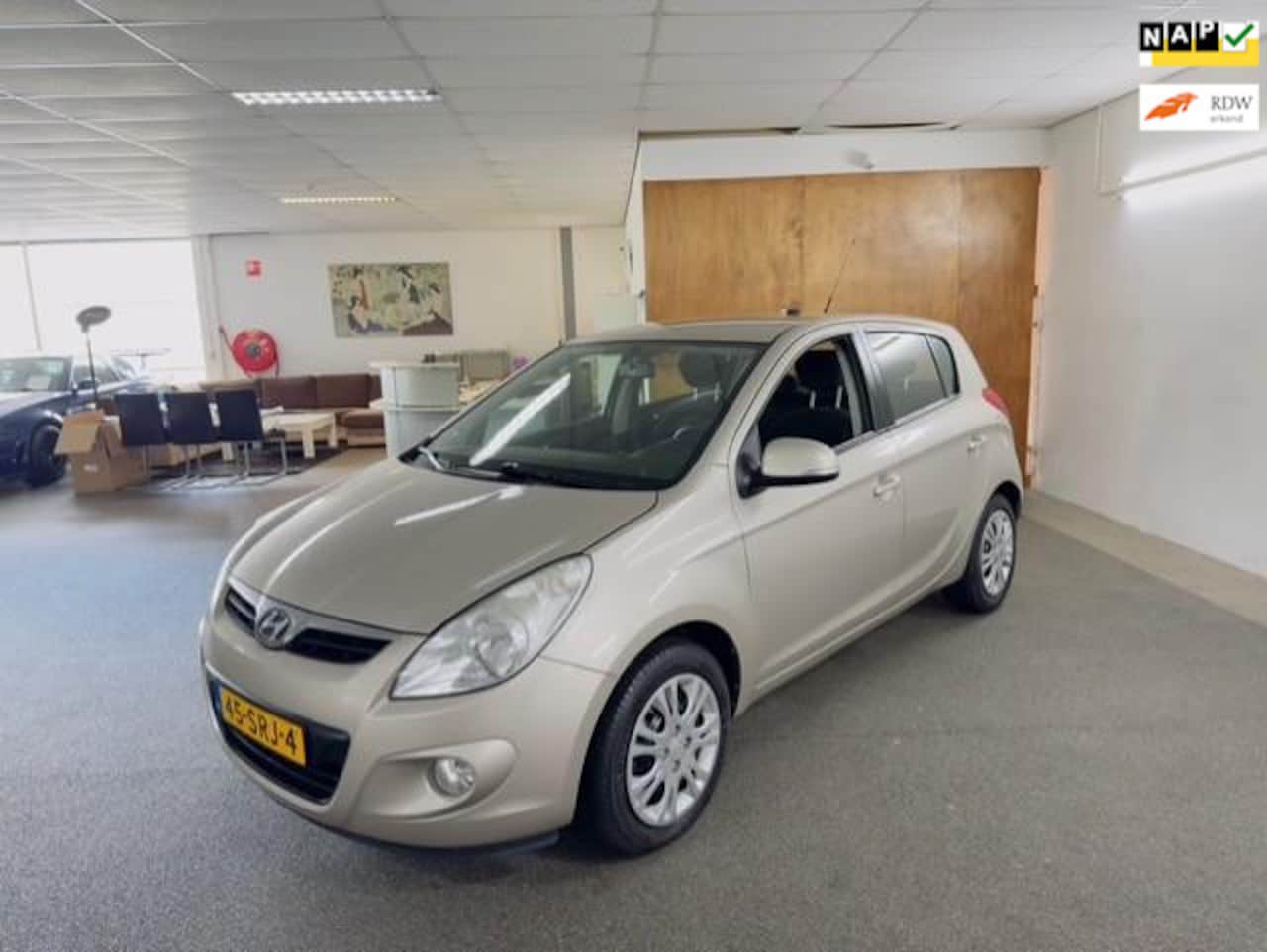 Hyundai i20 - 1.2i i-Motion Apk Nieuw,Airco,Bluetooth,N.A.P,E-Ramen,5Deurs,2 sleutels + Boekjes,Topstaat - AutoWereld.nl
