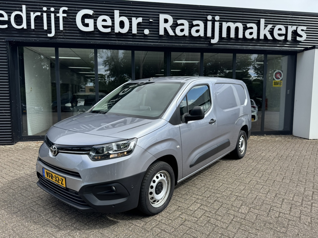 Toyota ProAce City - 1.5 D-4D Professional Long *Navigatie*PDC* - AutoWereld.nl