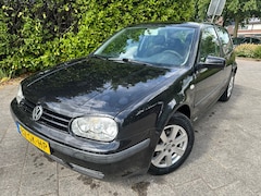 Volkswagen Golf - MET EVT NIEUW APK