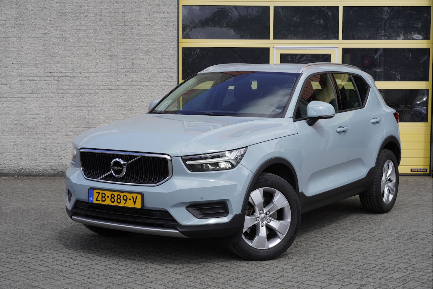 Volvo XC40 - 2.0 T4 191PK! Automaat Momentum BJ2019 Lmv 18" | Led | Navi | Virtual cockpit | Climate co - AutoWereld.nl