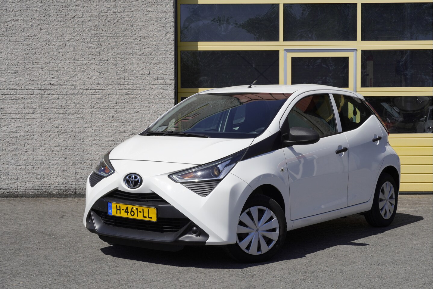 Toyota Aygo - 1.0 VVT-i 5drs X-Fun BJ2020 Led | Audio | Airco | Stuurbekrachtiging | Getint glas - AutoWereld.nl