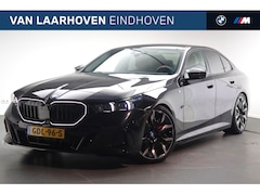 BMW i5 - eDrive40 M Sport Automaat / Panoramadak / Trekhaak / Bowers & Wilkins / Parking Assistant