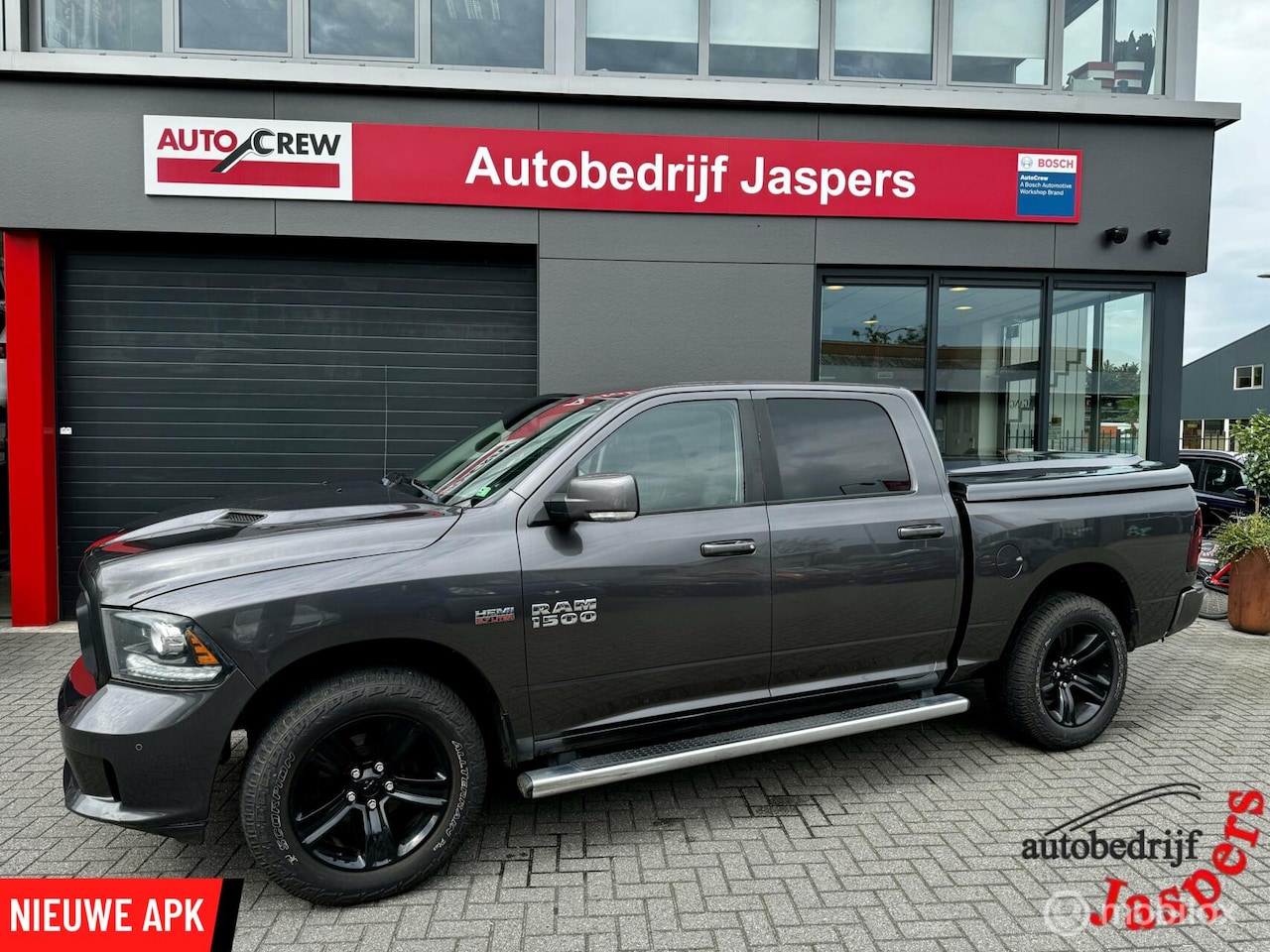 Dodge Ram 1500 - HEMI 4X4 5.7 V8 4x4 Quad Cab 6'4 NAP - AutoWereld.nl