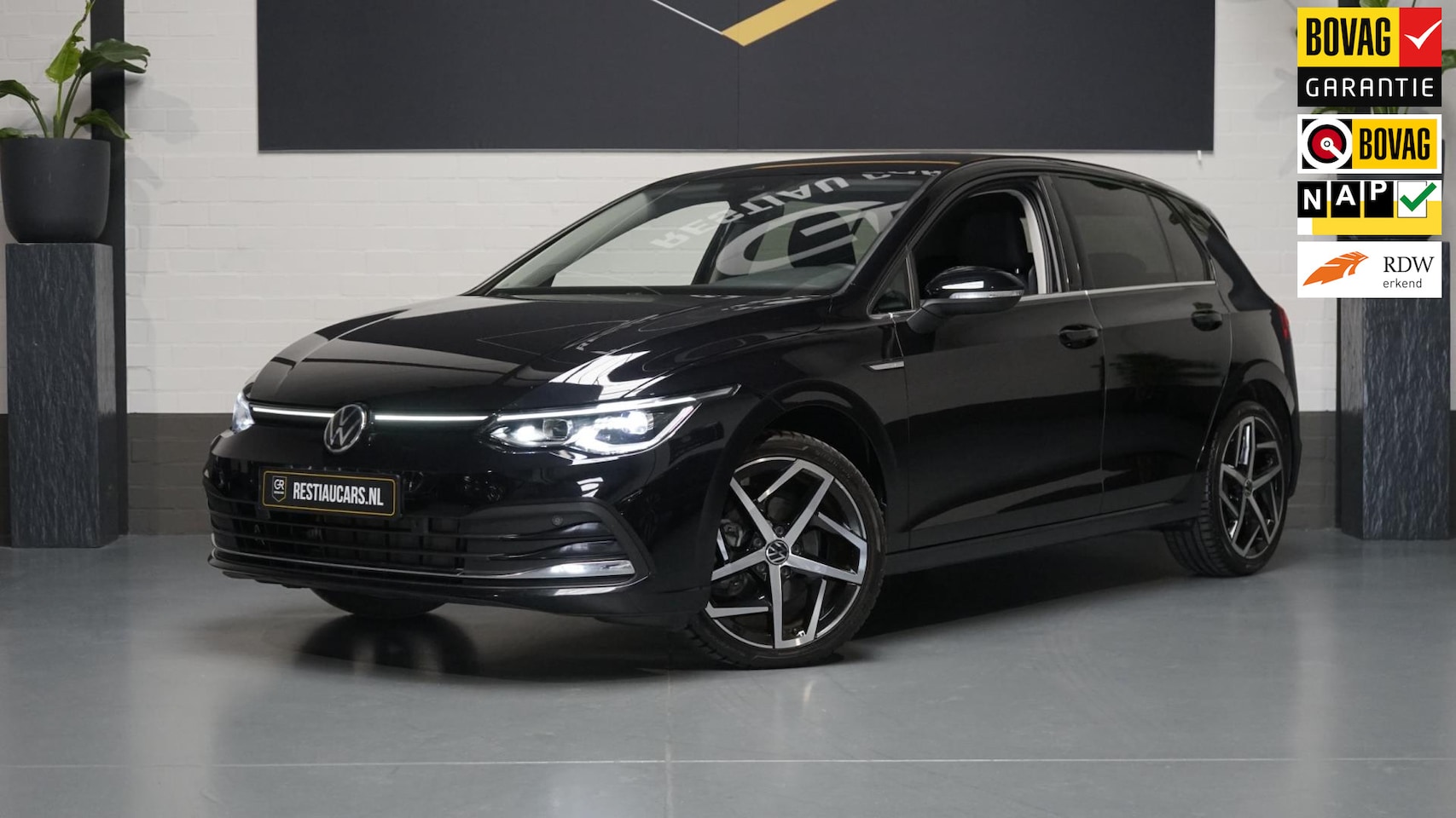 Volkswagen Golf - VIII 1.5 eTSI Style AUTOMAAT-ACC-AMBIANCE-CAMERA-IQ LIGHT-MASSAGE-MEMORY-TREKHAAK - AutoWereld.nl
