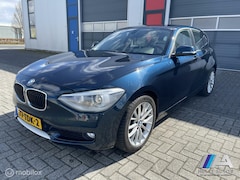 BMW 1-serie - 118i Automaat Business+ Edition Urban | Leder | Clima |17 inch