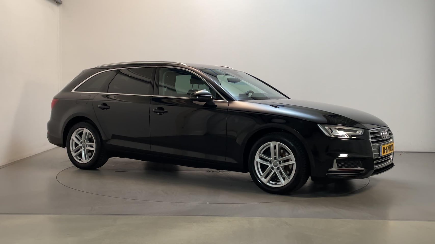 Audi A4 Avant - 35 TFSI Sport Sport Edition LED Climate Control Parkeersensoren - AutoWereld.nl