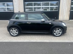 MINI One - 1.6 Holland Street