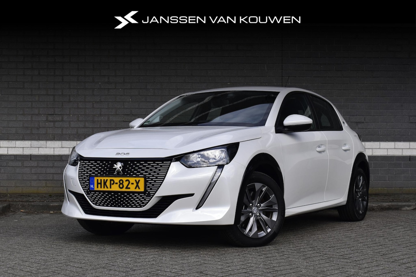 Peugeot e-208 - EV Active Pack 50 kWh / Stoelverwarming / 3-Fase / Carplay / BTW-Auto - AutoWereld.nl