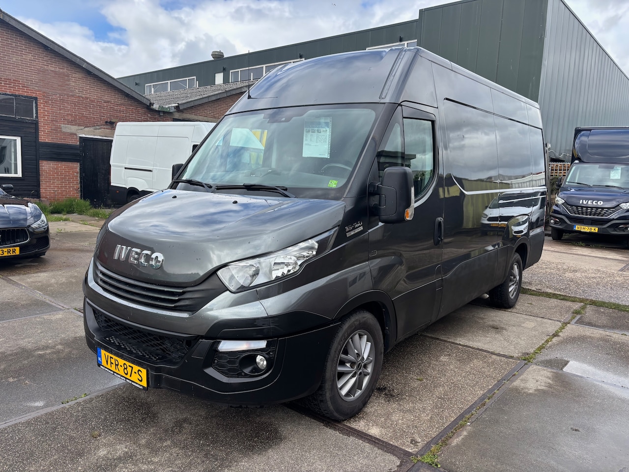 Iveco Daily - 35S16V 2.3 352 H1 Automaat Trekhaak 3500 kg - AutoWereld.nl