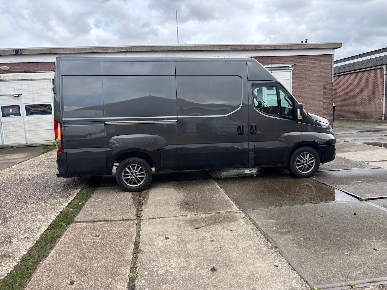 Iveco Daily - 35S16V 2.3 352 H1 Automaat Trekhaak 3500 kg