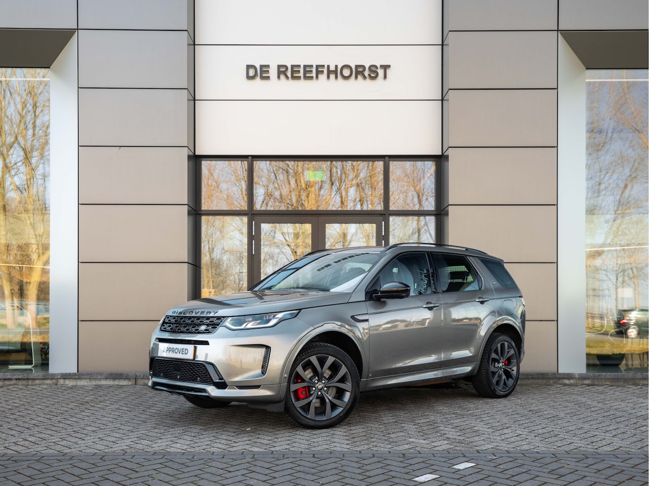 Land Rover Discovery Sport - P300e R-Dynamic SE | Trekhaak | Premium-LED | Cold Climate Pack | 12 maanden garantie - AutoWereld.nl