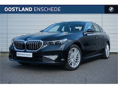 BMW i5 - eDrive40 / Achteruitrijcamera / Adaptieve LED / Parking Assistant / Stoelverwarming