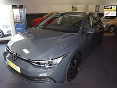 Volkswagen Golf - 1.0 eTSI Life hele nette met mooie opties te koop golf 8