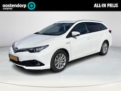 Toyota Auris Touring Sports - 1.8 Hybrid Dynamic | Trekhaak | Stoelverwarming | Keyless entry | Parkeercamera |