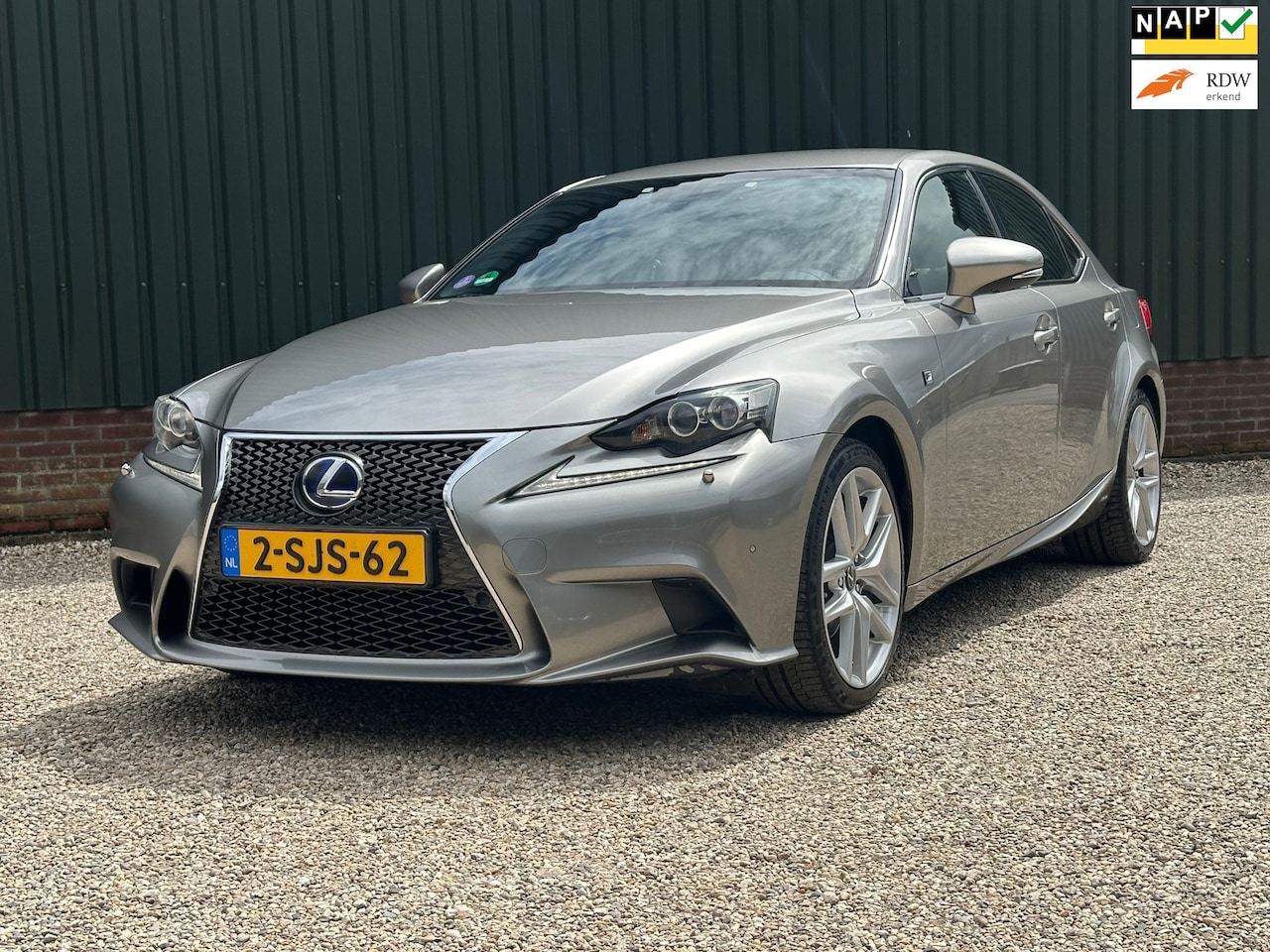 Lexus IS - 300h F Sport Line/Volledig dealer onderhouden - AutoWereld.nl