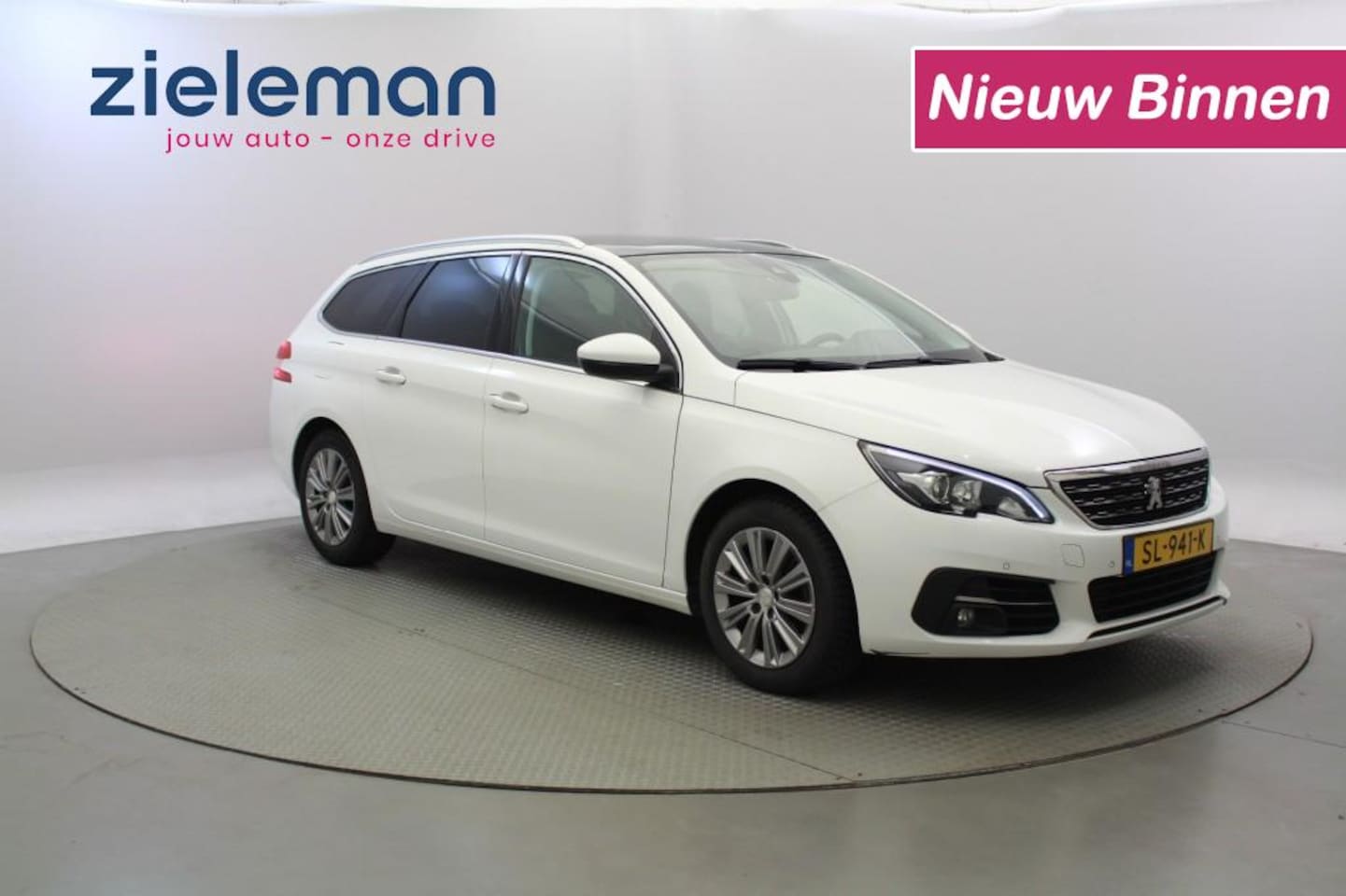 Peugeot 308 - SW 1.2 PureTech Premium - Carplay, Panorama, Camera - AutoWereld.nl