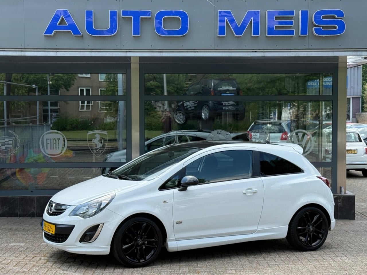 Opel Corsa - 1.4-16V Color Edition OPC-Line Airco - AutoWereld.nl