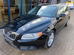 Volvo V70 - 2.5FT Summum Automaat 230PK LEER / XENON / PDC