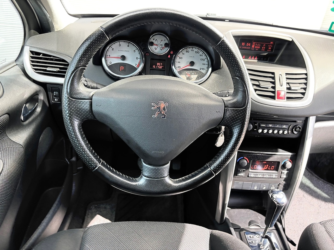 Peugeot 207 - 1.6 VTi XS |AUTOMAAT|5-deurs|1ste eigenaar|Clima|Nieuwe APK| - AutoWereld.nl