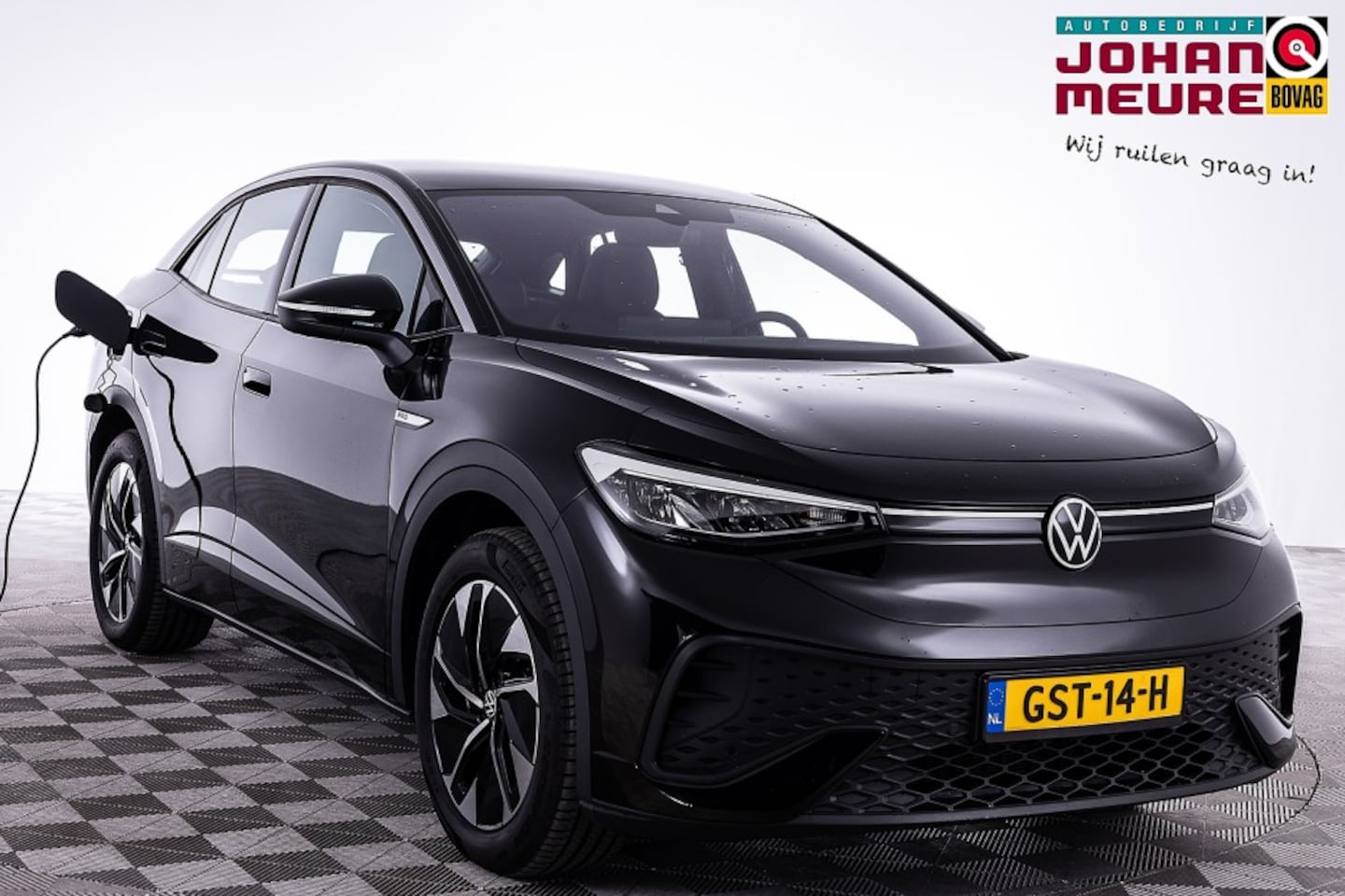 Volkswagen ID.5 - Pro 77 kWh | NAVI | ECC | LED | VELGEN *HEMELVAART OPEN v.a 11u tot 17u* - AutoWereld.nl