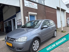 Opel Corsa - 1.2-16V Silverline AIRCO&NAP