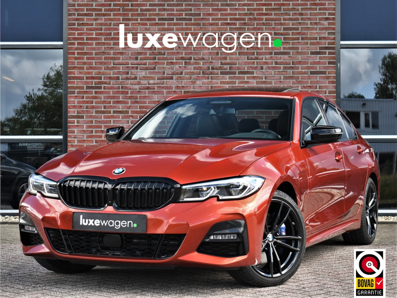 BMW 3-serie - 330e M-Sport Pano ACC HUD 360 H/K Laser El-zetels El-klep 19inch - AutoWereld.nl