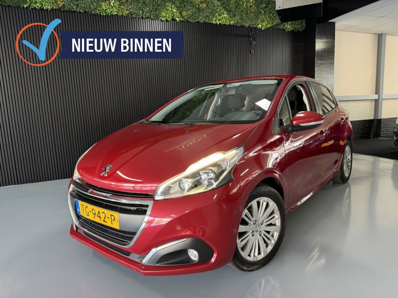 Peugeot 208 - 1.2 PureTech Active Cruise Navi CarPlay Lmv - AutoWereld.nl