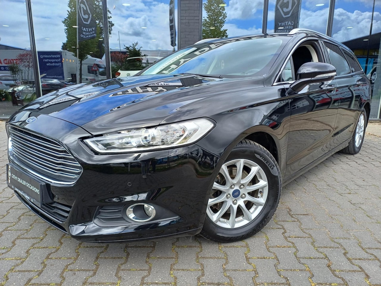 Ford Mondeo Wagon - 1.5 160PK Titanium Trekhaak Parkeersensoren NAV Cruise Climate - AutoWereld.nl
