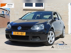Volkswagen Golf - 1.6 FSI Sportline