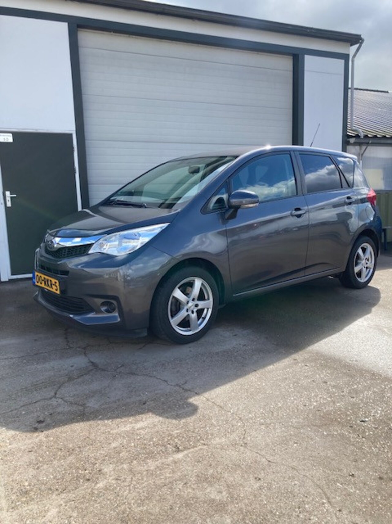 Subaru Trezia - Toyota verso s 1.3 Comfort - AutoWereld.nl